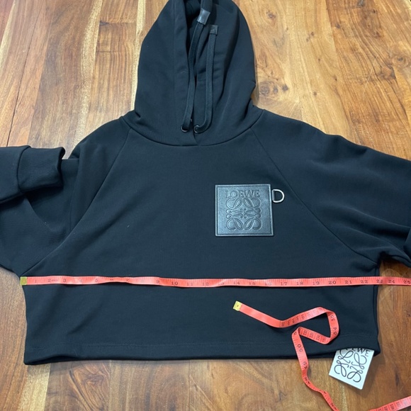 ❌SOLD❌  NWT LOEWE Black Cropped Hoodie with Anagram logo leather patch Size M - Picture 9 of 10